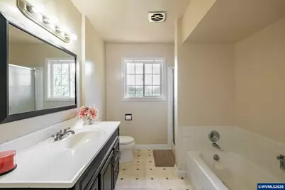 38225 Mount Hope Dr, Lebanon, OR 97355 - Photo 9