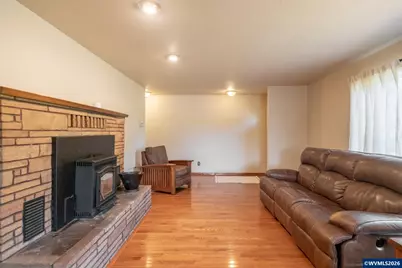 38225 Mount Hope Dr, Lebanon, OR 97355 - Photo 17