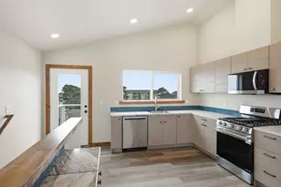 430 NW 5th St, Newport, OR 97365 - Photo 7