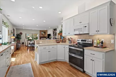 751 SE Glendover Ln, Dallas, OR 97338 - Photo 9