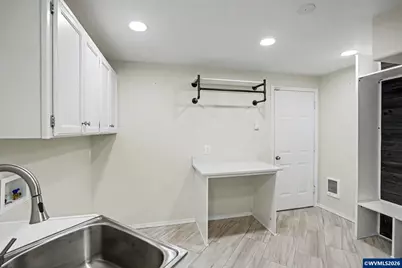 3052 Mt Kuebler Dr S, Salem, OR 97302 - Photo 19