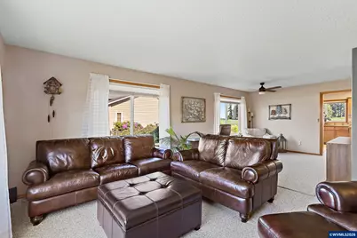 613 SW 7th St, Sublimity, OR 97385 - Photo 5