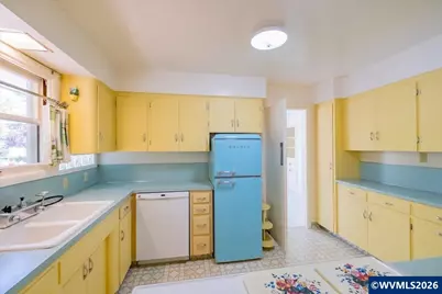 714 SW Ferry St, Albany, OR 97321 - Photo 13