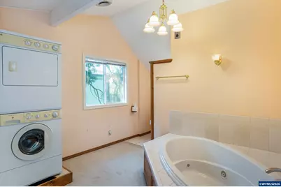 732 E 22nd Av, Eugene, OR 97405 - Photo 33