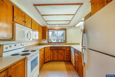 732 E 22nd Av, Eugene, OR 97405 - Photo 13