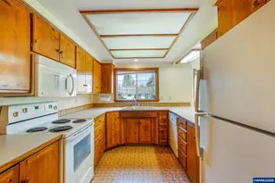 732 E 22nd Ave, Eugene, OR 97405 - Photo 13