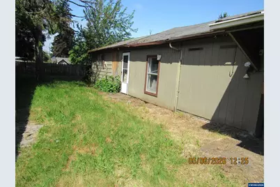 365 SE Myrtle St, Mill City, OR 97360 - Photo 31