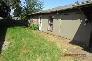 365 SE Myrtle St, Mill City, OR 97360 - Photo 31