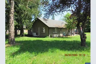 365 SE Myrtle St, Mill City, OR 97360 - Photo 3