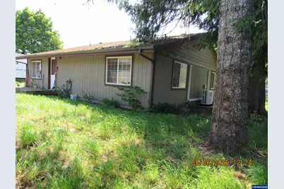 365 SE Myrtle St, Mill City, OR 97360 - Photo 19
