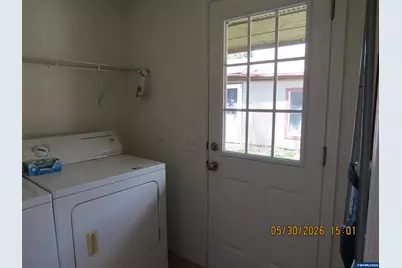 365 SE Myrtle St, Mill City, OR 97360 - Photo 25