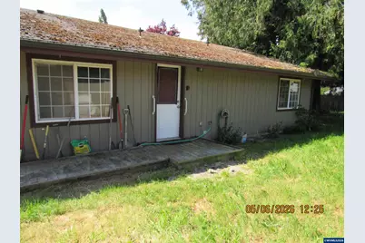 365 SE Myrtle St, Mill City, OR 97360 - Photo 29