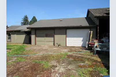 365 SE Myrtle St, Mill City, OR 97360 - Photo 33