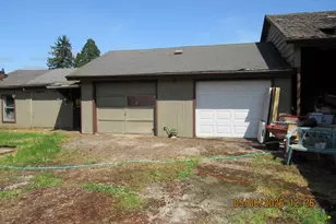 365 SE Myrtle St, Mill City, OR 97360 - Photo 33