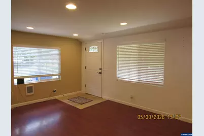365 SE Myrtle St, Mill City, OR 97360 - Photo 3