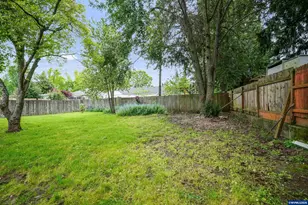 1710 23rd St NE, Salem, OR 97301 - Photo 35