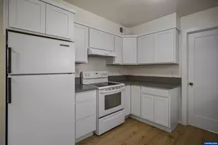 1710 23rd St NE, Salem, OR 97301 - Photo 17
