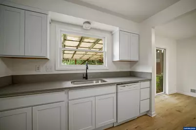 1710 23rd St NE, Salem, OR 97301 - Photo 19