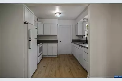 1710 23rd St NE, Salem, OR 97301 - Photo 15