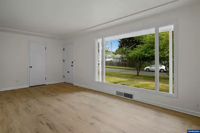 1710 23rd St NE, Salem, OR 97301 - Photo 9