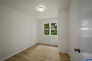 1710 23rd St NE, Salem, OR 97301 - Photo 31