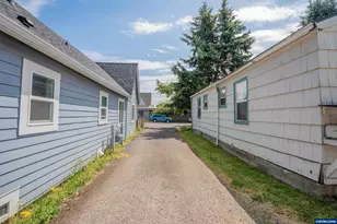 340 S Main St, Lebanon, OR 97355 - Photo 5