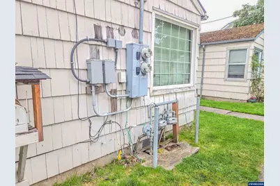340 S Main St, Lebanon, OR 97355 - Photo 13