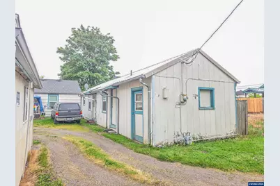 340 S Main St, Lebanon, OR 97355 - Photo 9