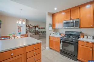 112 Weldwood Dr, Lebanon, OR 97355 - Photo 7