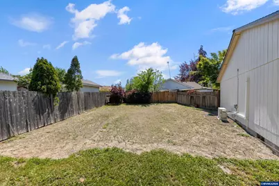 920 SW Myrtle Ct, McMinnville, OR 97128 - Photo 35