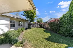 920 SW Myrtle Ct, McMinnville, OR 97128 - Photo 3