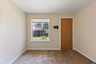 920 SW Myrtle Ct, McMinnville, OR 97128 - Photo 27