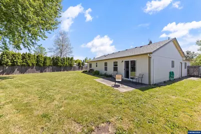 920 SW Myrtle Ct, McMinnville, OR 97128 - Photo 31