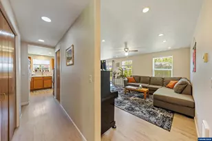 920 SW Myrtle Ct, McMinnville, OR 97128 - Photo 9