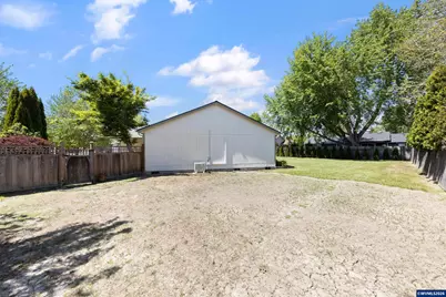 920 SW Myrtle Ct, McMinnville, OR 97128 - Photo 33
