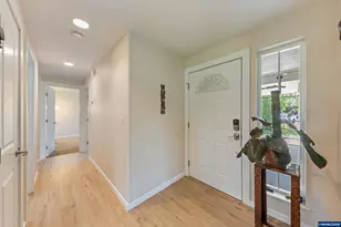 920 SW Myrtle Ct, McMinnville, OR 97128 - Photo 5