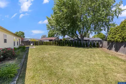 920 SW Myrtle Ct, McMinnville, OR 97128 - Photo 33