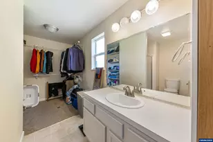 920 SW Myrtle Ct, McMinnville, OR 97128 - Photo 21