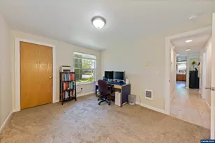 920 SW Myrtle Ct, McMinnville, OR 97128 - Photo 29
