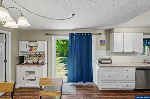 460 N 12th St, Independence, OR 97351 - Photo 9