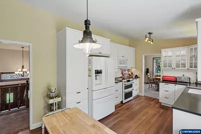 1310 Neahkahnie St SE, Salem, OR 97306 - Photo 17