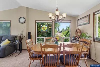 1310 Neahkahnie St SE, Salem, OR 97306 - Photo 11