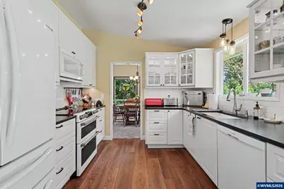 1310 Neahkahnie St SE, Salem, OR 97306 - Photo 15