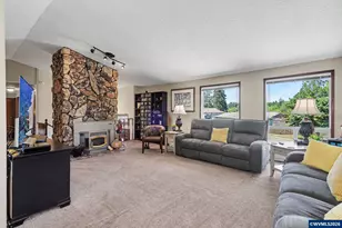 1310 Neahkahnie St SE, Salem, OR 97306 - Photo 9