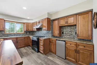 610 Washington St, Aumsville, OR 97325 - Photo 13