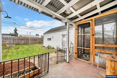 648 Juniper St, Junction City, OR 97448 - Photo 41