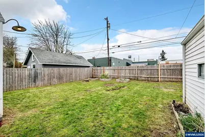 648 Juniper St, Junction City, OR 97448 - Photo 43