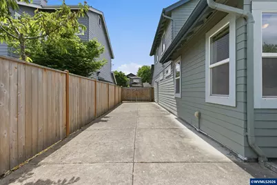 5475 Charles Wy, Eugene, OR 97402 - Photo 43