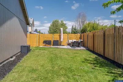 819 Monmouth Av S, Monmouth, OR 97361 - Photo 29