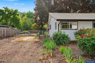 241 N Fern Ave, Stayton, OR 97383 - Photo 3